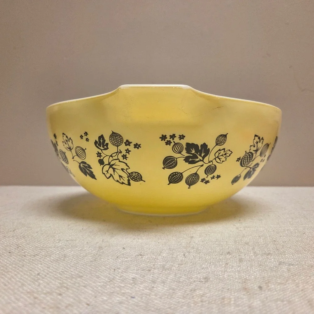 Vintage Pyrex Gooseberry Cinderella Mixing Bowl 441 Yellow Black